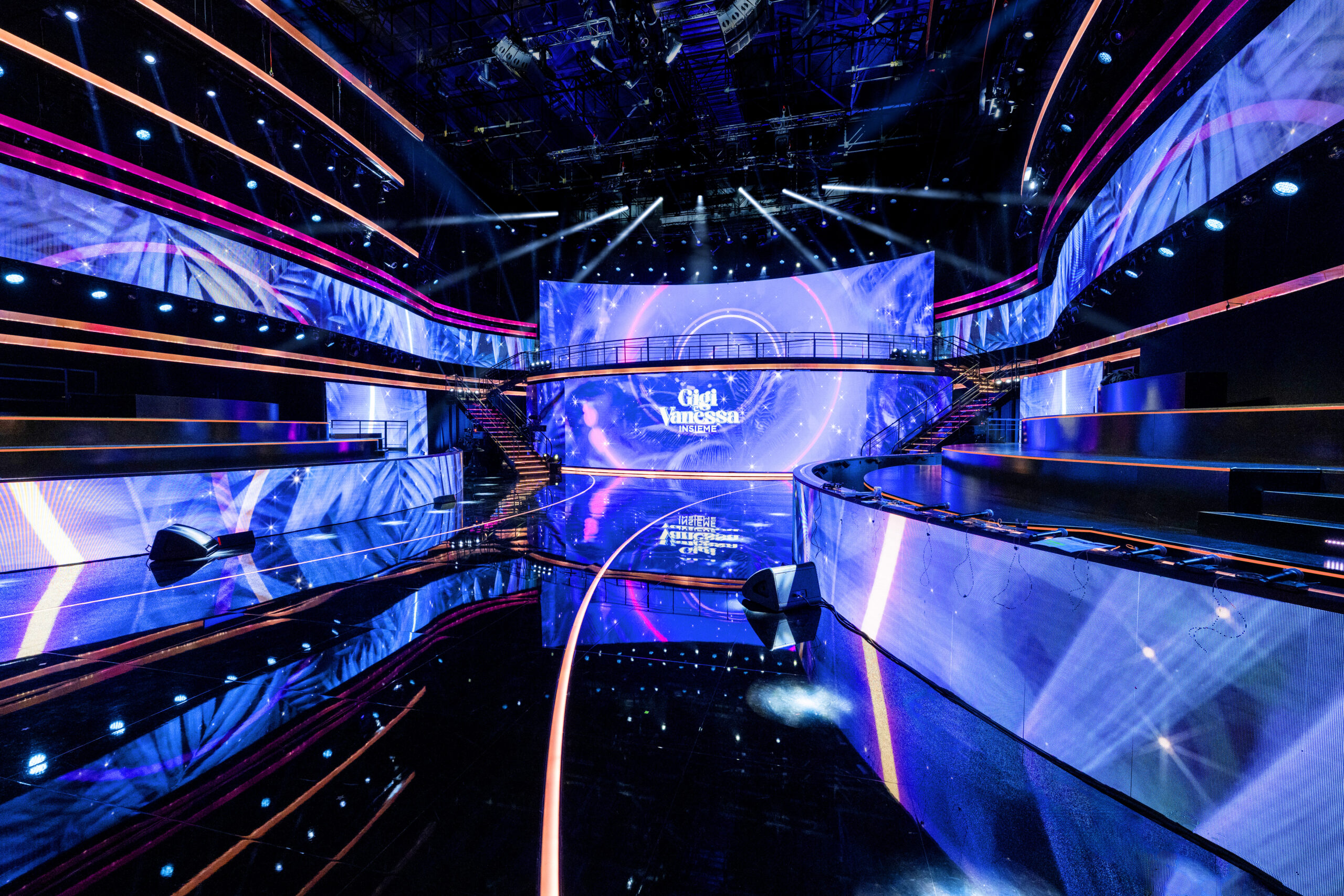 GIGI E VANESSA INSIEME 2025